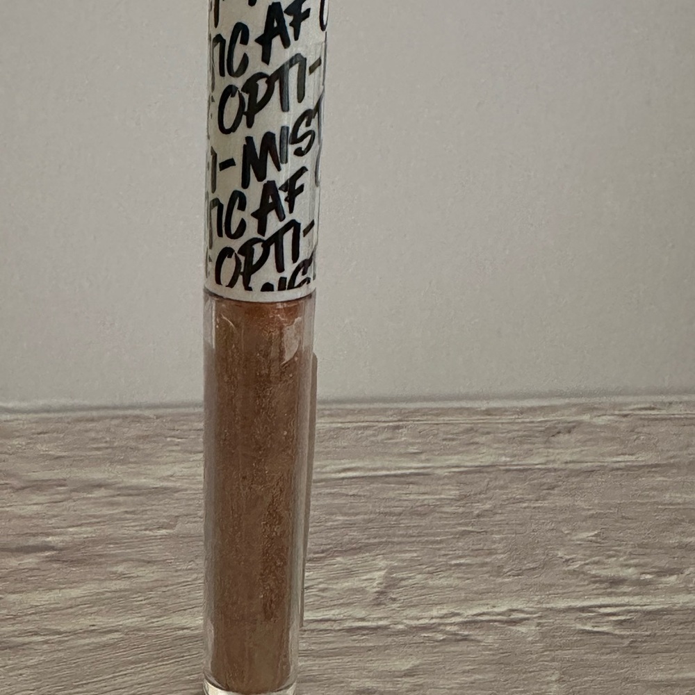 Bh Cosmetics - Say It -‎ Shimmer Gloss Optimistic AF shade